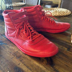 Vintage Women’s Red Reebok High Tops - Size 9